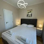 Апартамент Izi Palace Deluxe Studiob1 *
